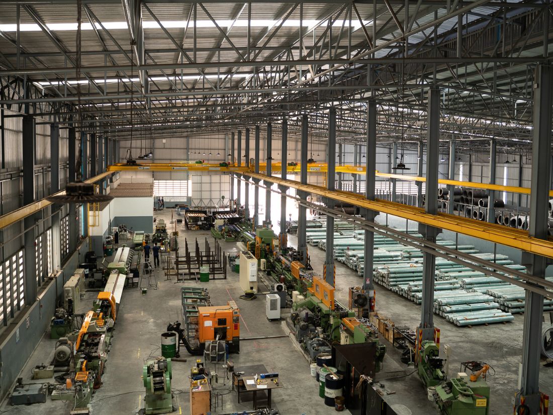 โรงงานผลิตเหล็กเพลาขาว